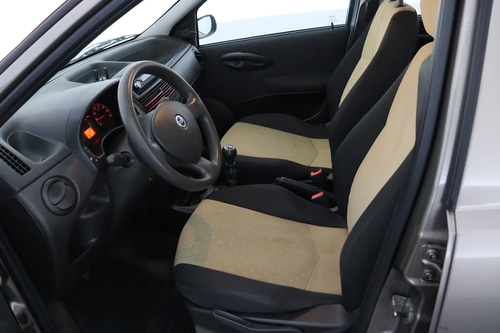 Car Image - 2XH6eKNKSVOaWkEZ5KpLzX