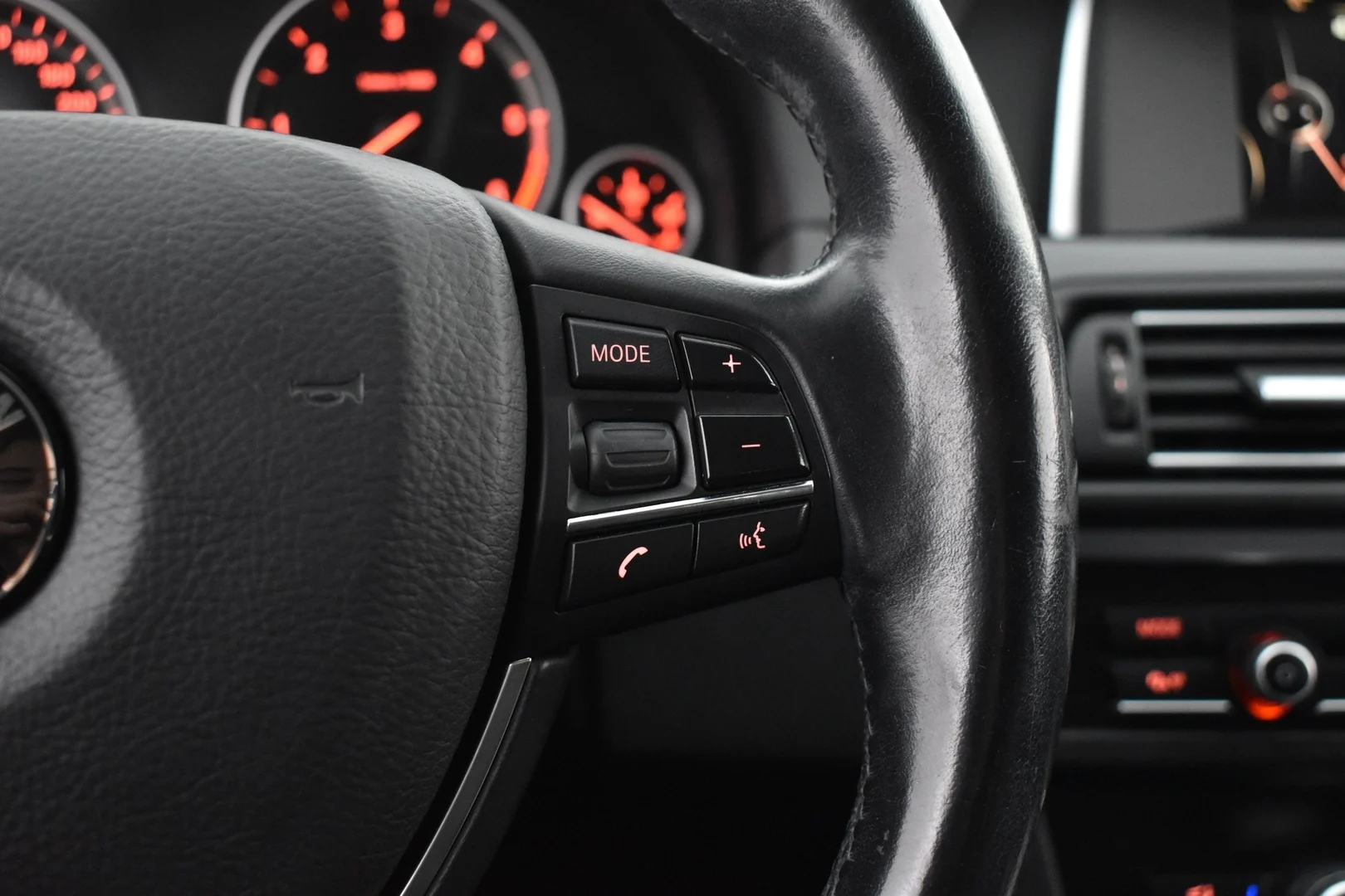 Car Image - 5uBizTbCeM5XzR7pkp2aJl