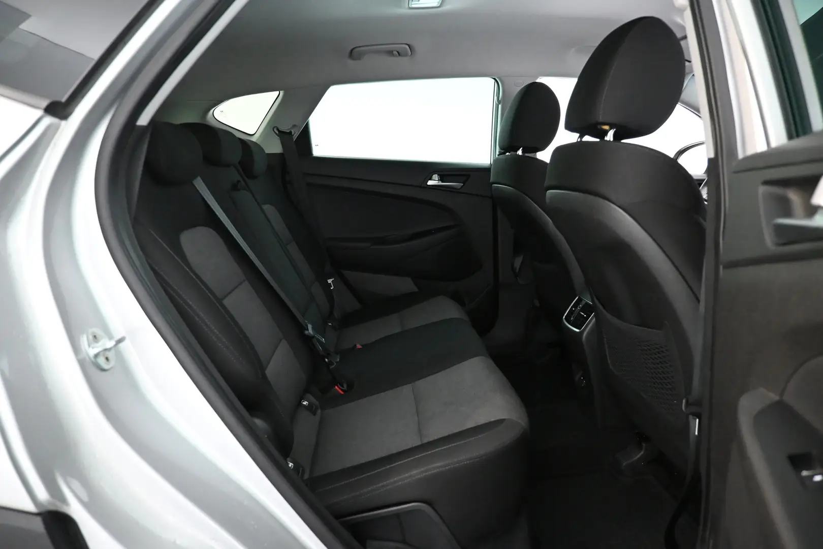 Car Image - 6CRFix35jrlwSxal4TvkbY