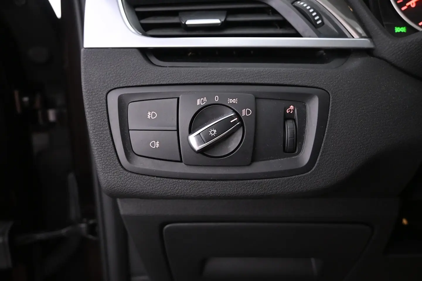Car Image - 5udx5uuP4a9roQSjRiCfJF