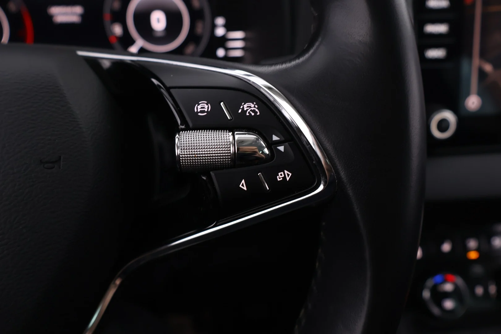 Car Image - 6HlyeyhtvTn4Teg5l5nDWd