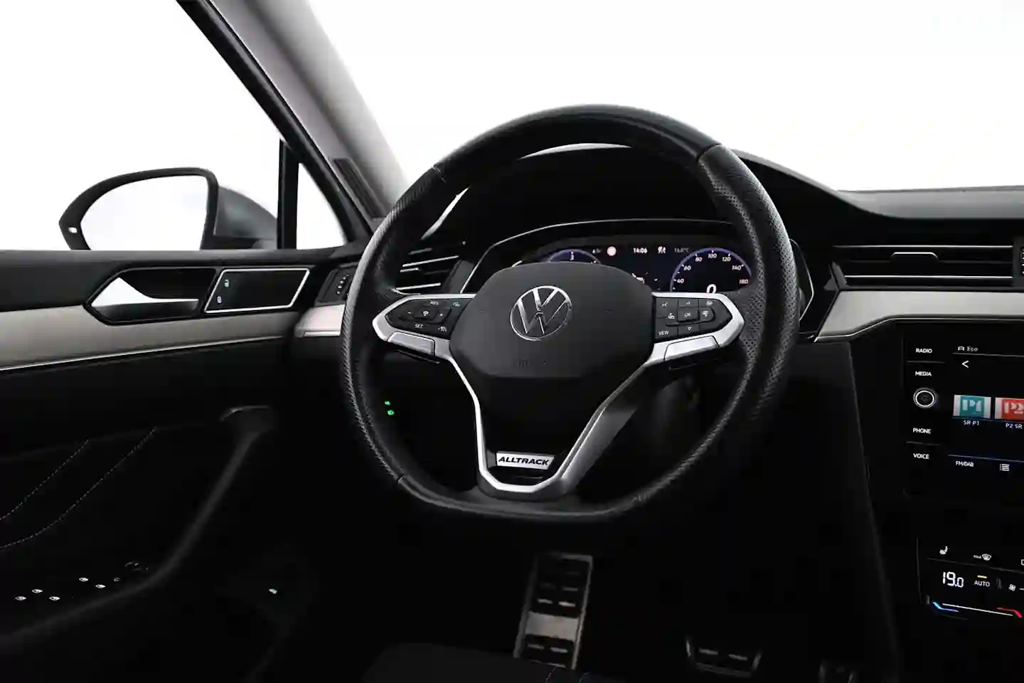 Car Image - 6z2dmXcwJ9YeGgDZWDyoEM