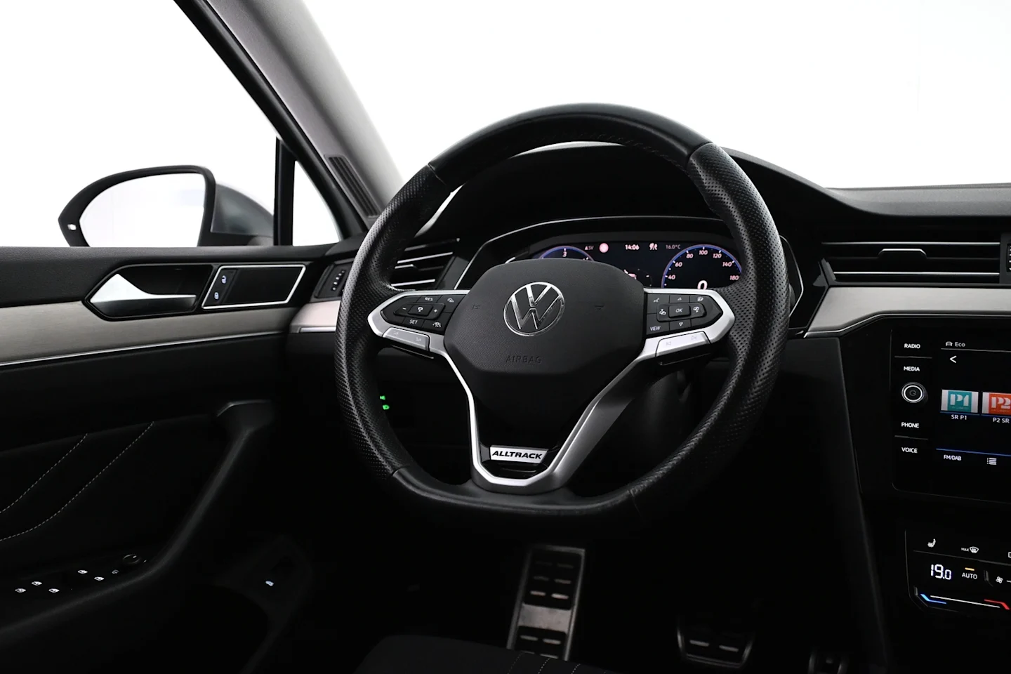 Car Image - 6z2dmXcwJ9YeGgDZWDyoEM