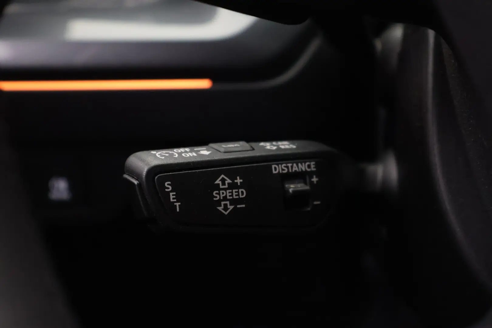 Car Image - 6cuuNZ3IuuTVaohAt8hWCa