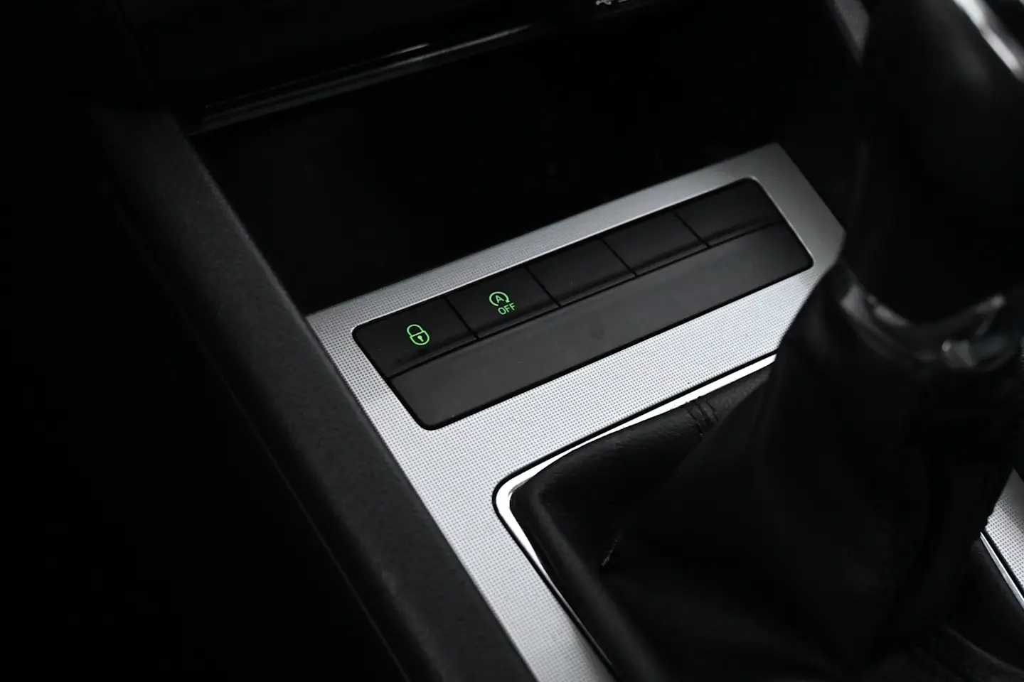 Car Image - 5ArKUb0eBEtdTCjbCAXT1l