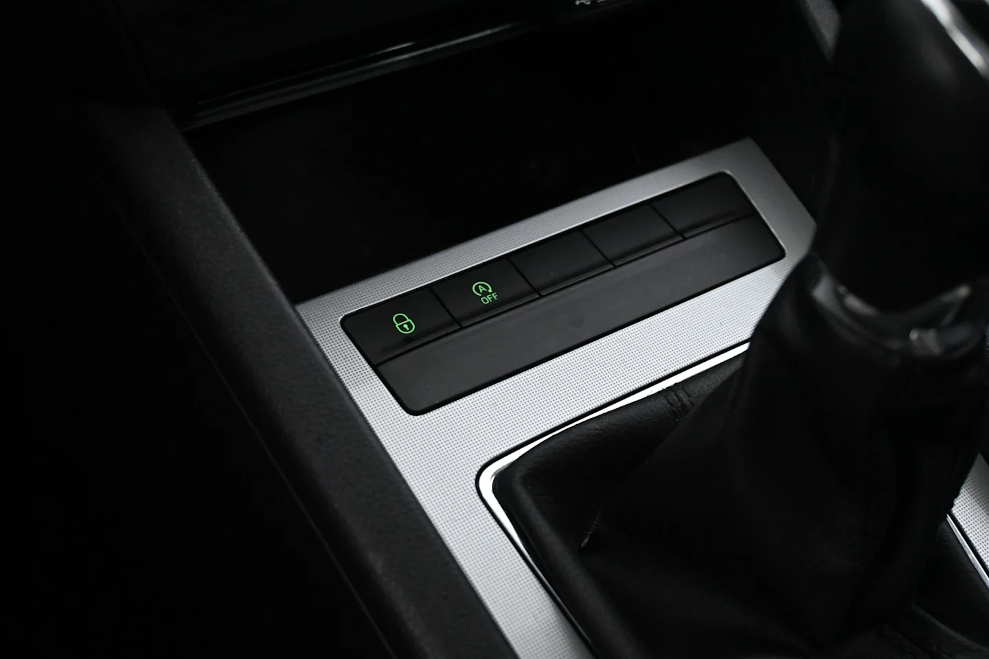 Car Image - 5ArKUb0eBEtdTCjbCAXT1l