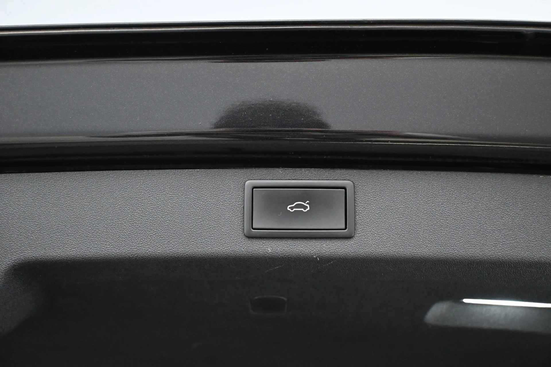 Car Image - 1jJNZ4Wzbfh0P1HkbO2IQC