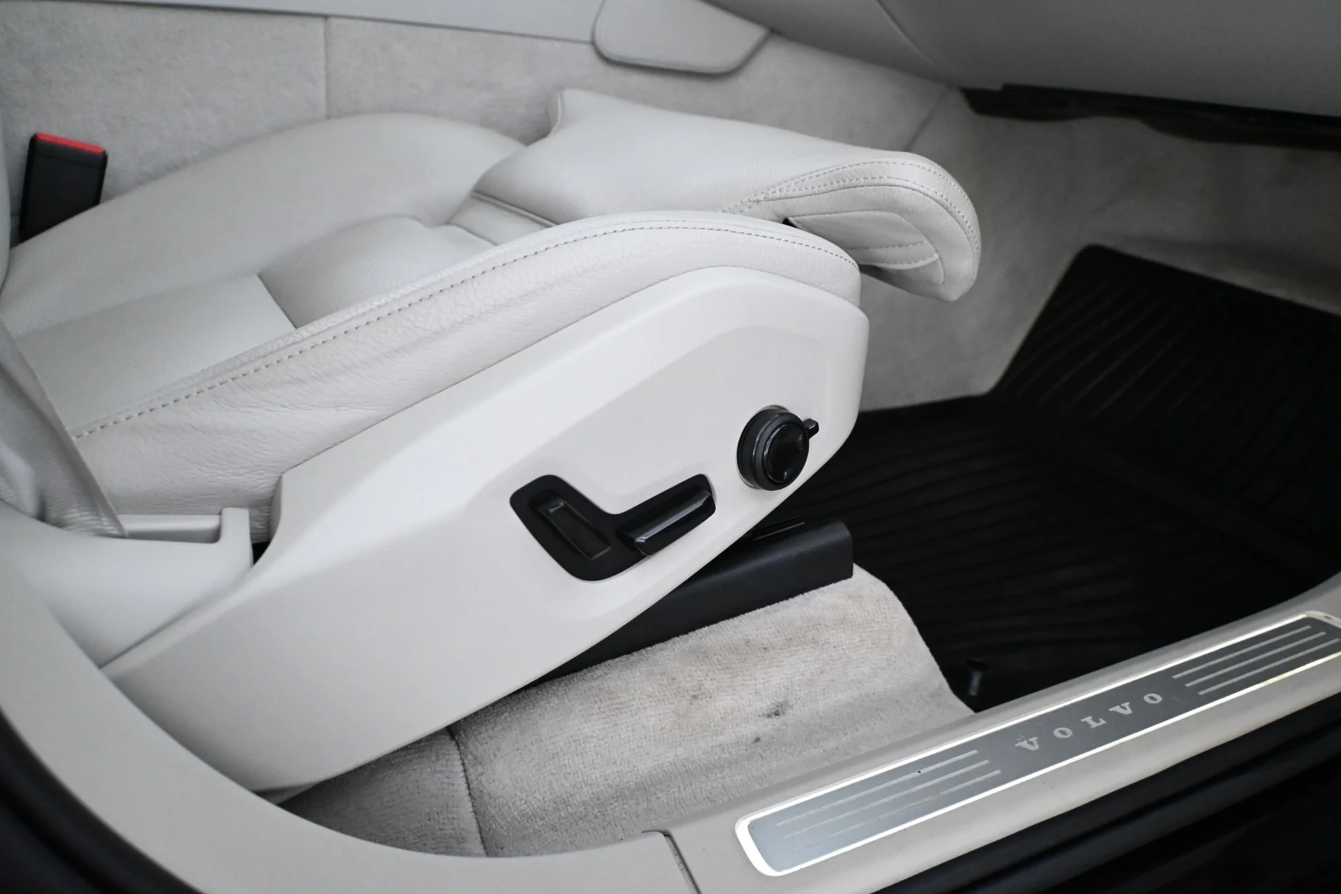 Car Image - 4MWaPqhFqCEXgivToA7tHR