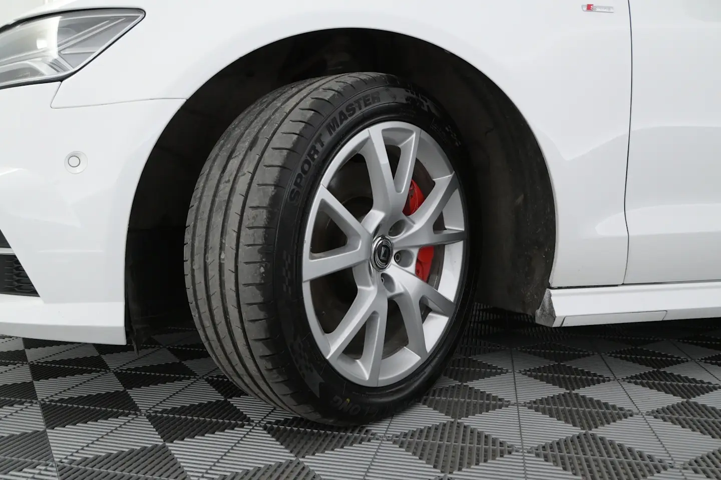 Car Image - 6ywxsCHnQfl1nuKpisWMmI