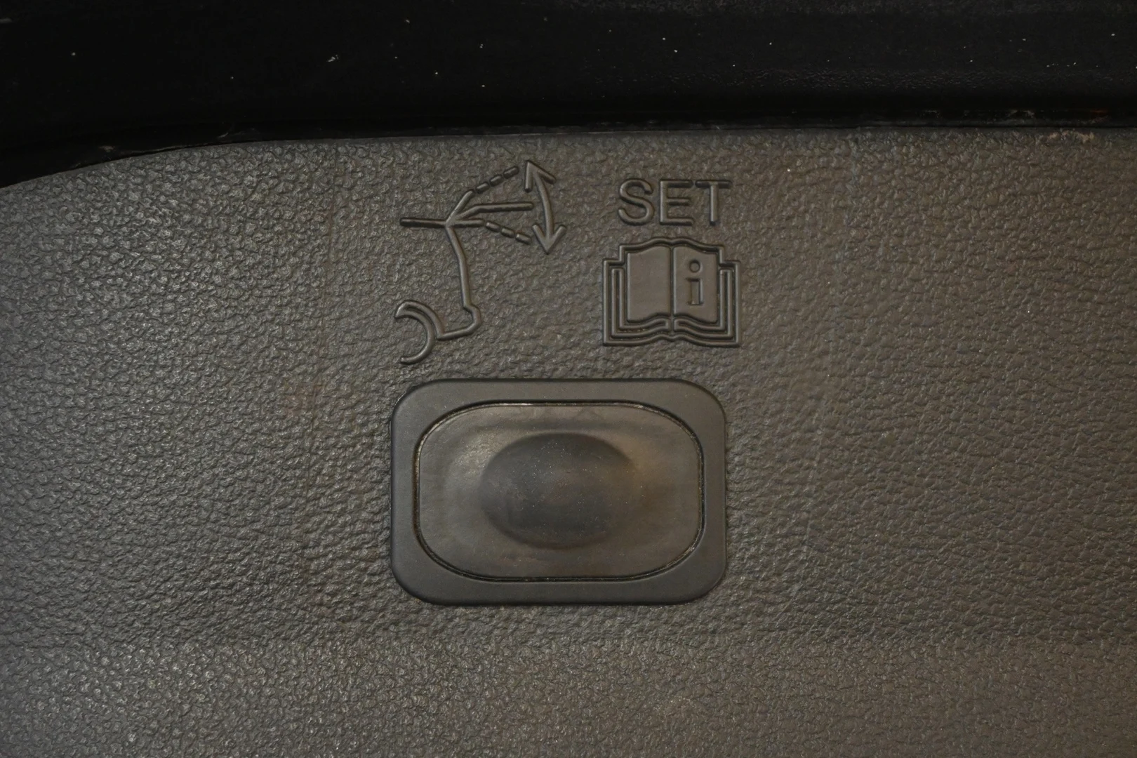 Car Image - 5p5YrHhzIvAyX0lnjOgKRF