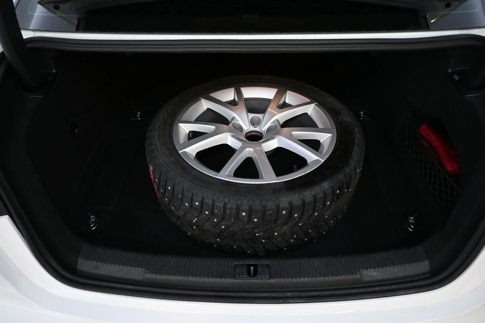 Car Image - 70Z2YFgRWOj6xs0715PXbz