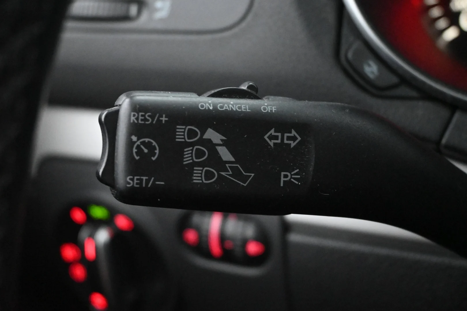 Car Image - 1RHrr6IdQq6AT0oHzhn2os