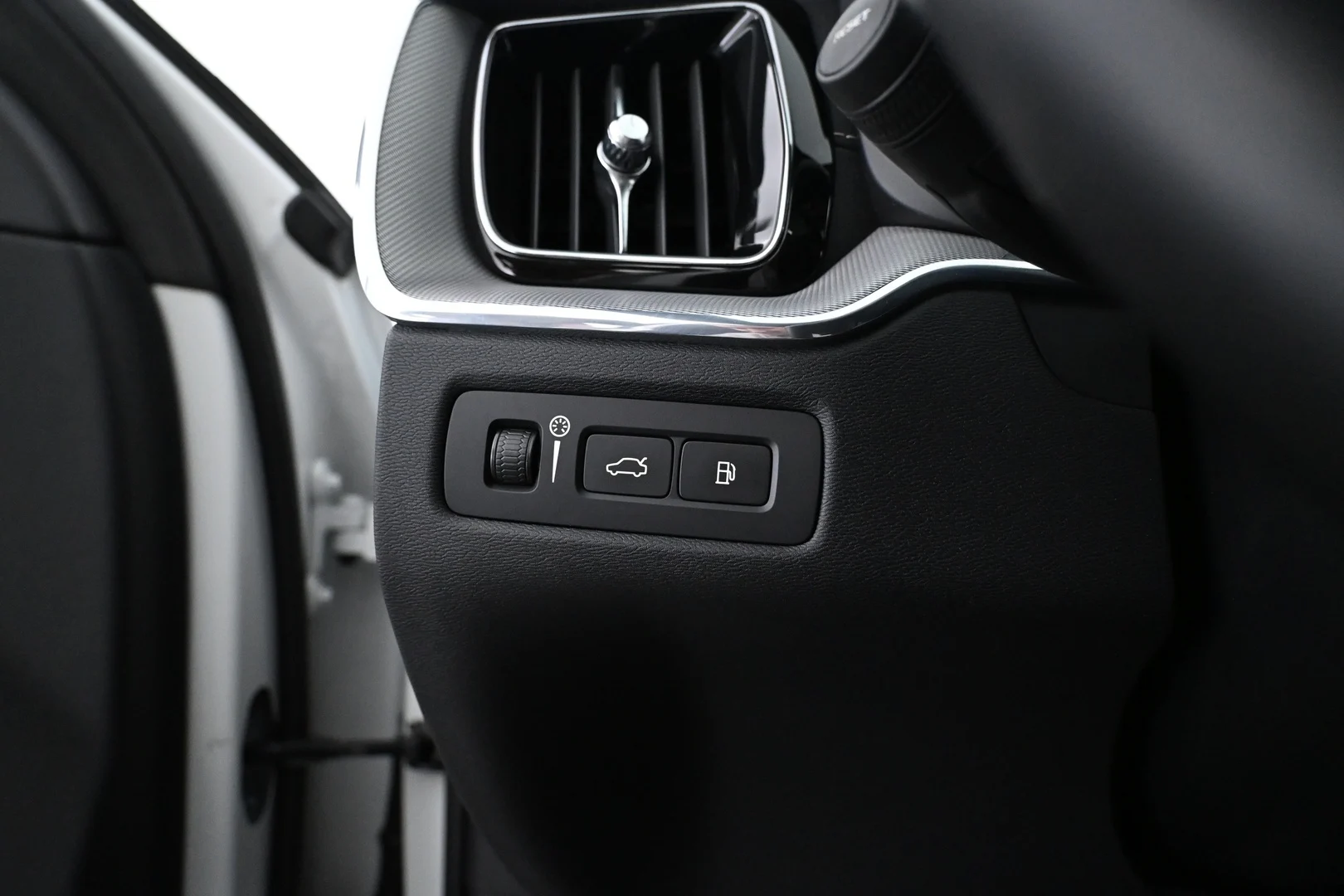 Car Image - 4LNRrA6vgtepW90o9H7vlx