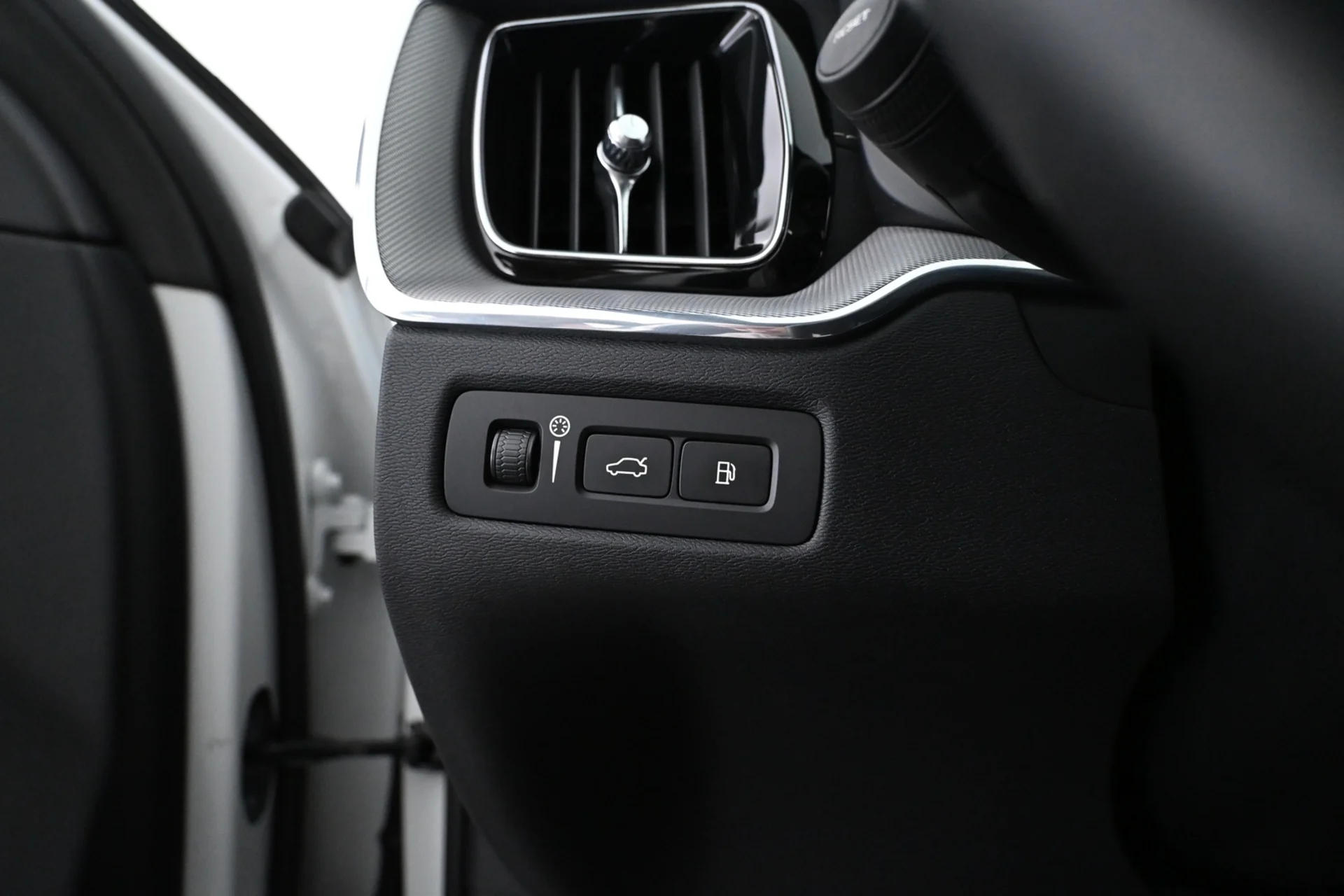 Car Image - 4LNRrA6vgtepW90o9H7vlx