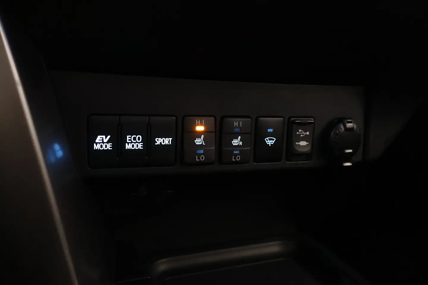 Car Image - 36V0vPAa9UmnYlAErTnEcO