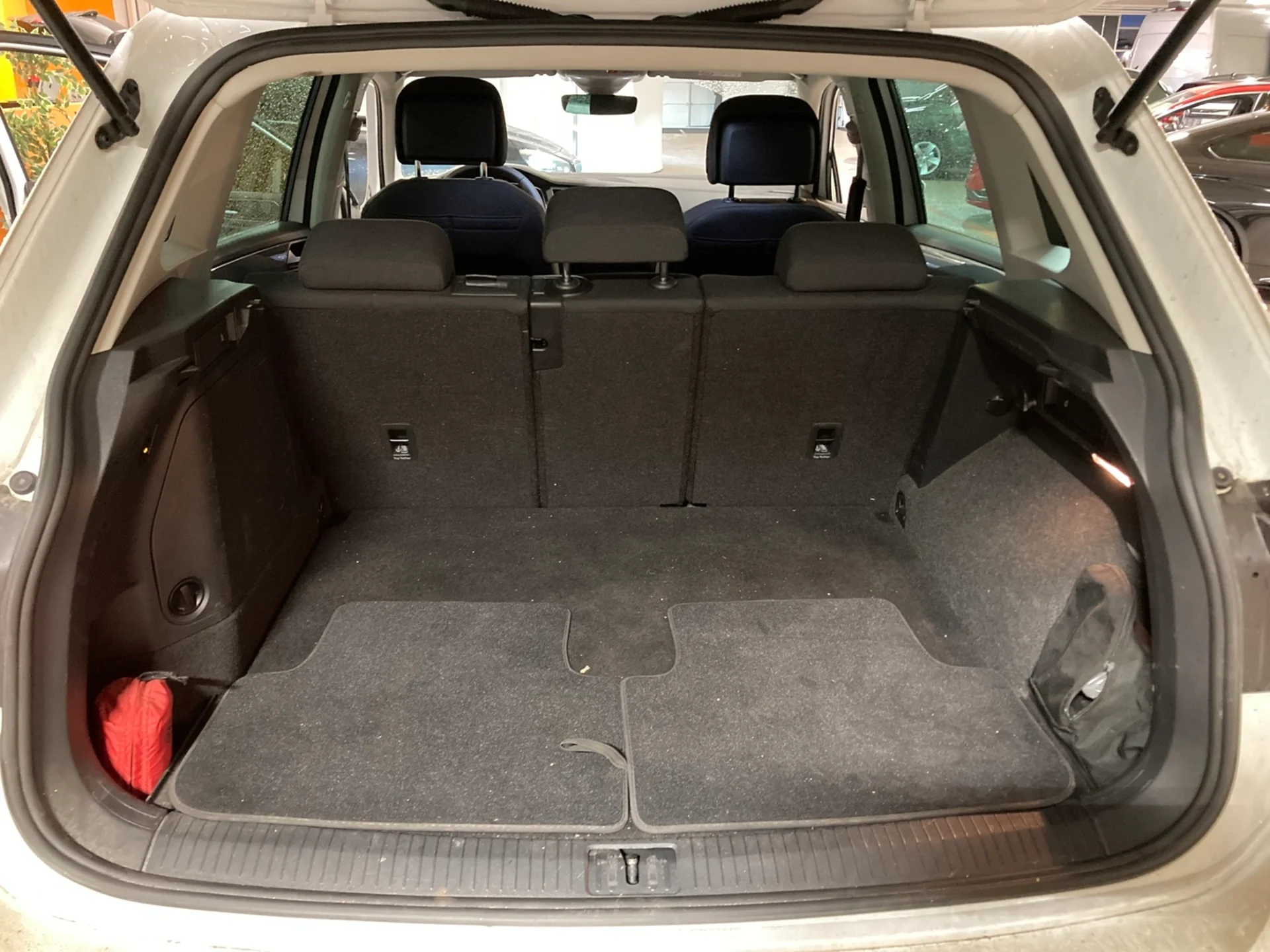 Car Image - 4A4oX6bUbYAbf5lCN1vbfC