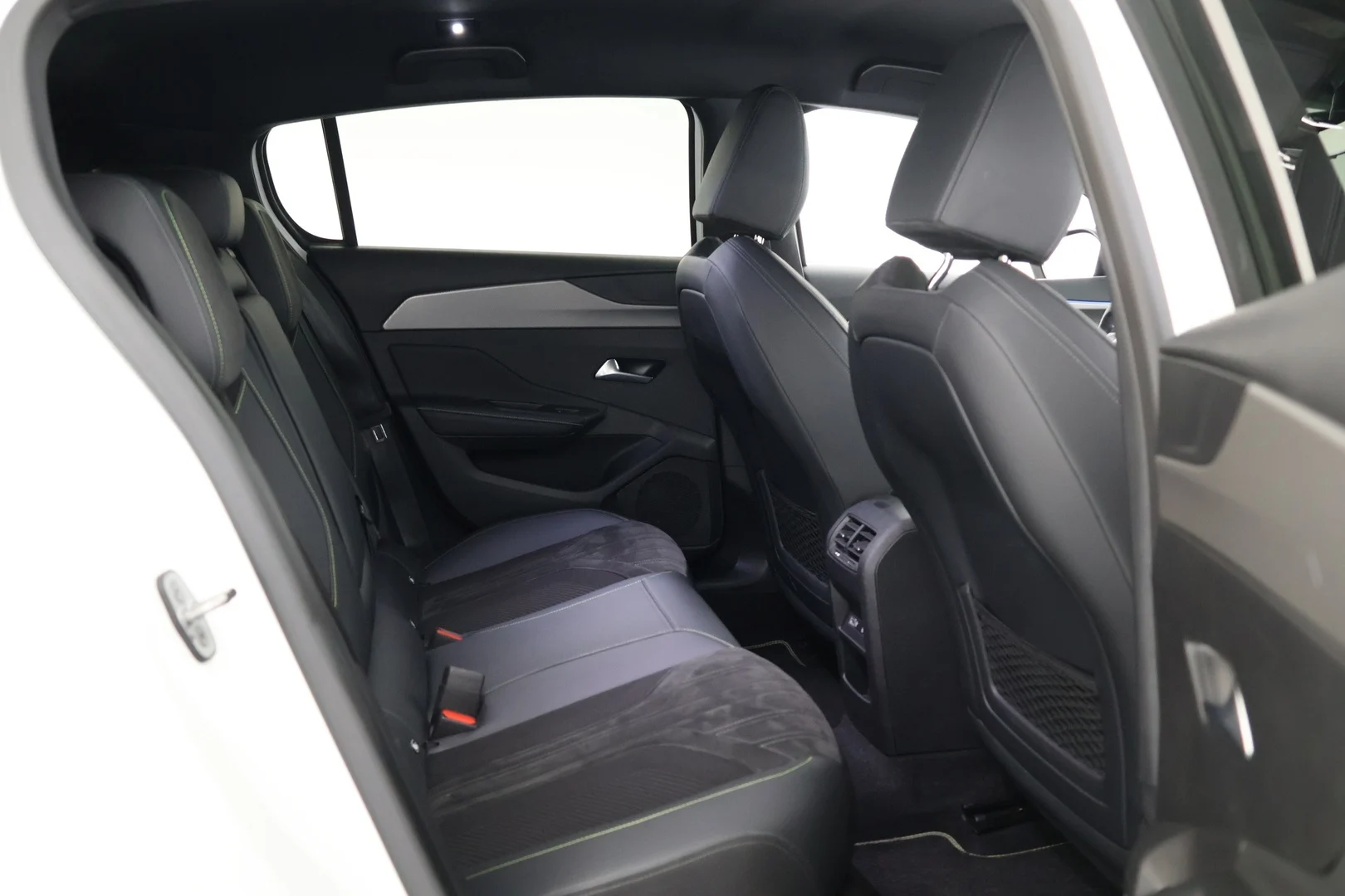 Car Image - 4tYsCasMdsgNRUJetkFDIm