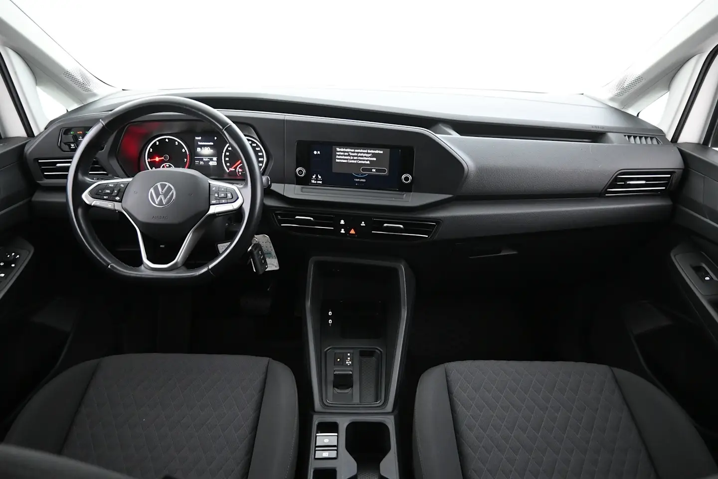Car Image - 1Yq5mimrnCFRGzukW3lQU7