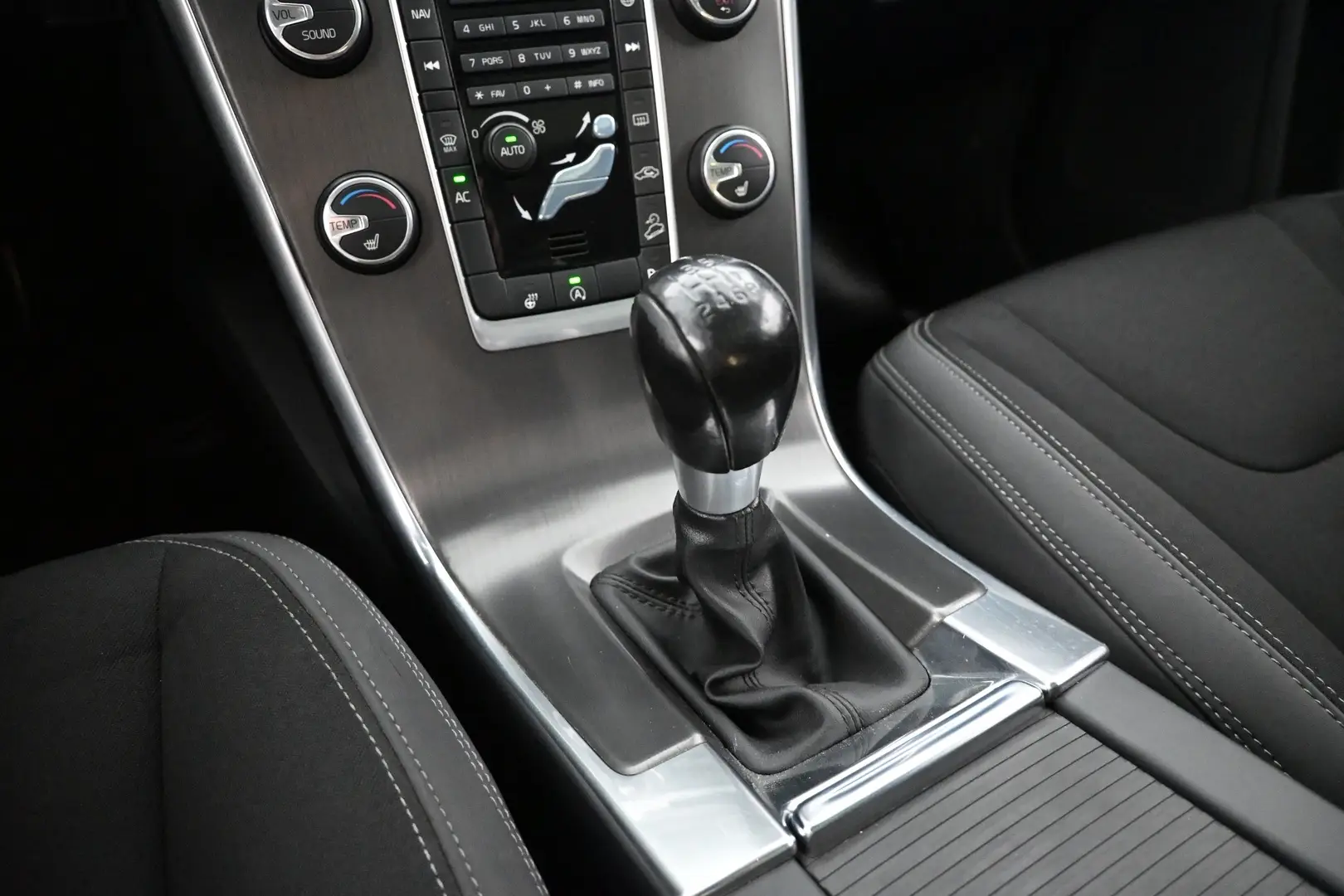 Car Image - 19z1A3QgTfYRVEhPiz8c1M