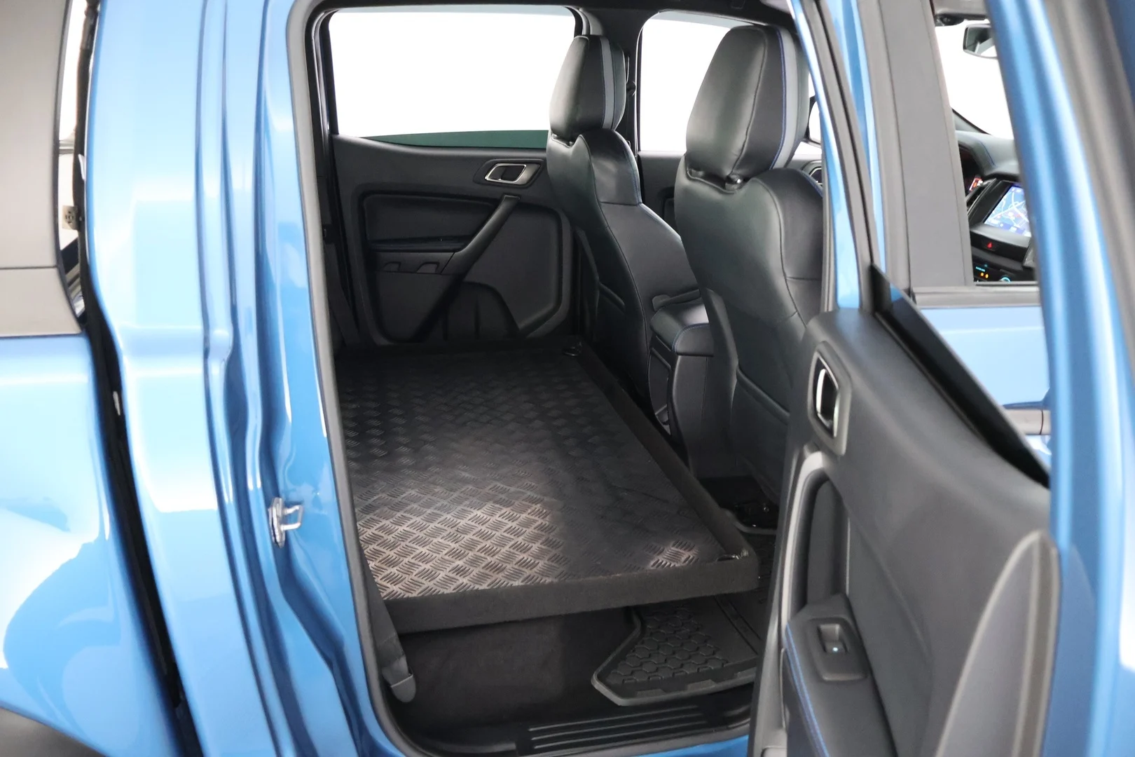 Car Image - 3iE8AYdHphGr8HwEWTKEWJ