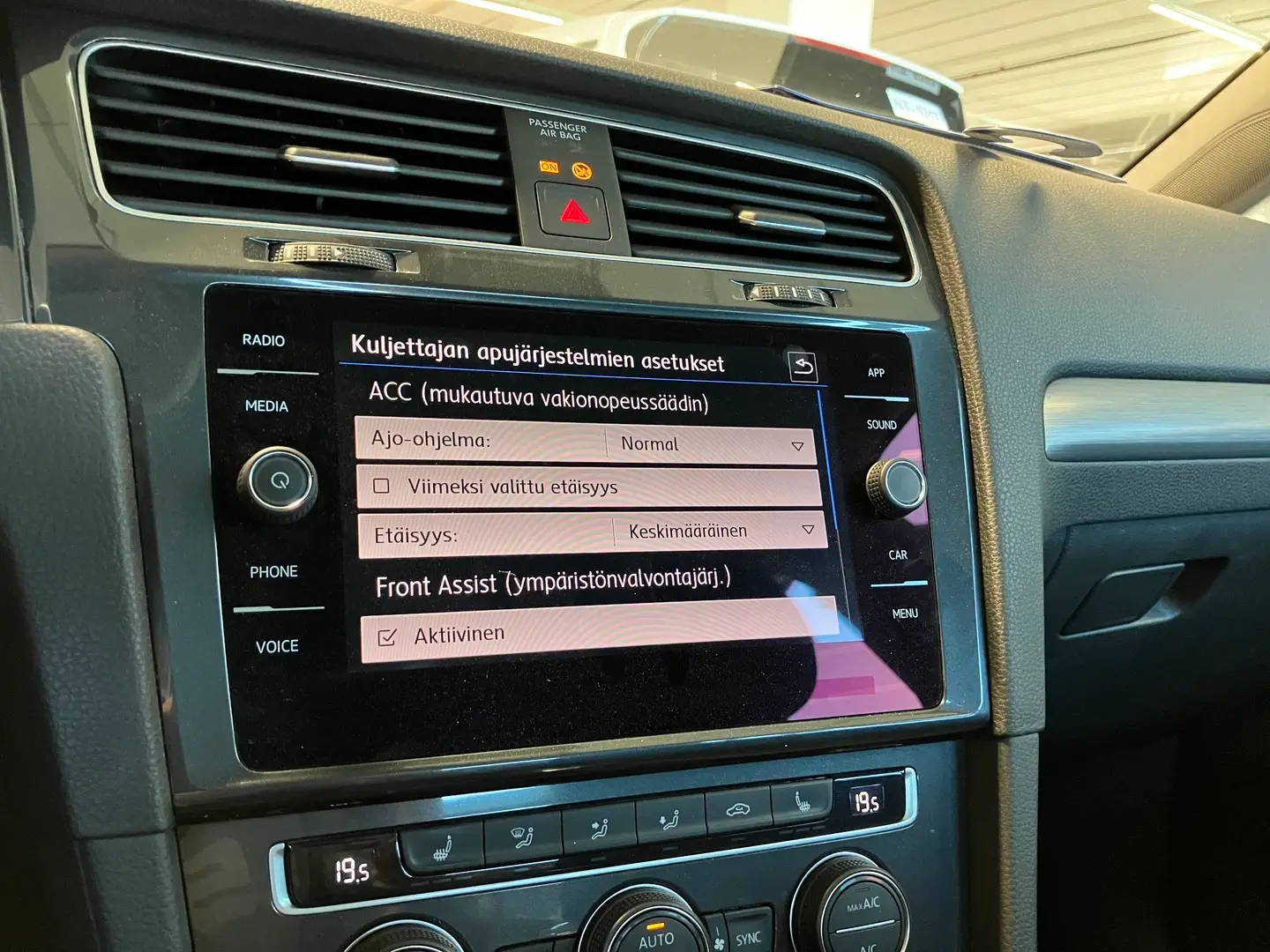 Car Image - 3pn8YRoQdVgMsecVoDpmxO