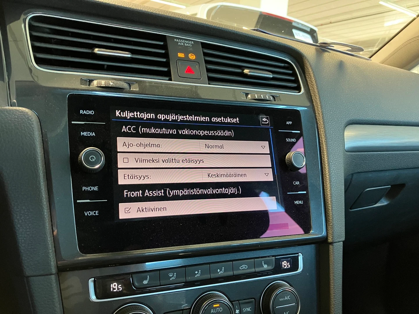 Car Image - 3pn8YRoQdVgMsecVoDpmxO