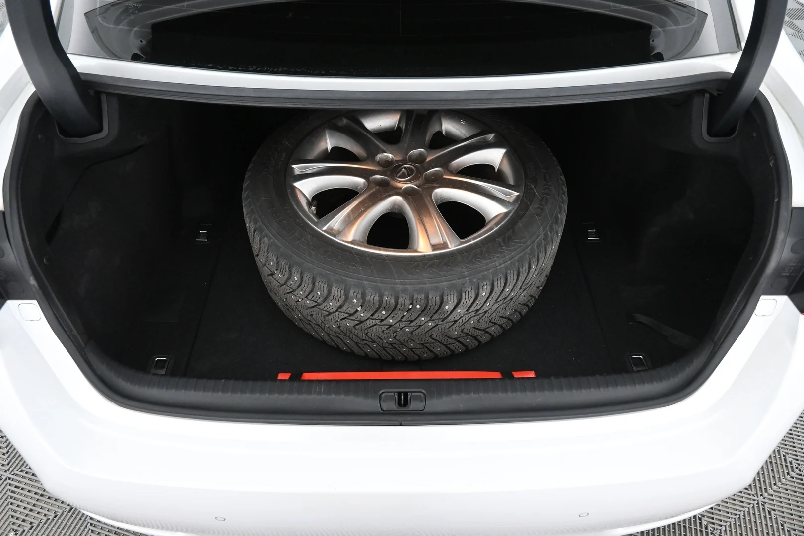 Car Image - 6kVA6FvrVDqAYJcdq6CEG1