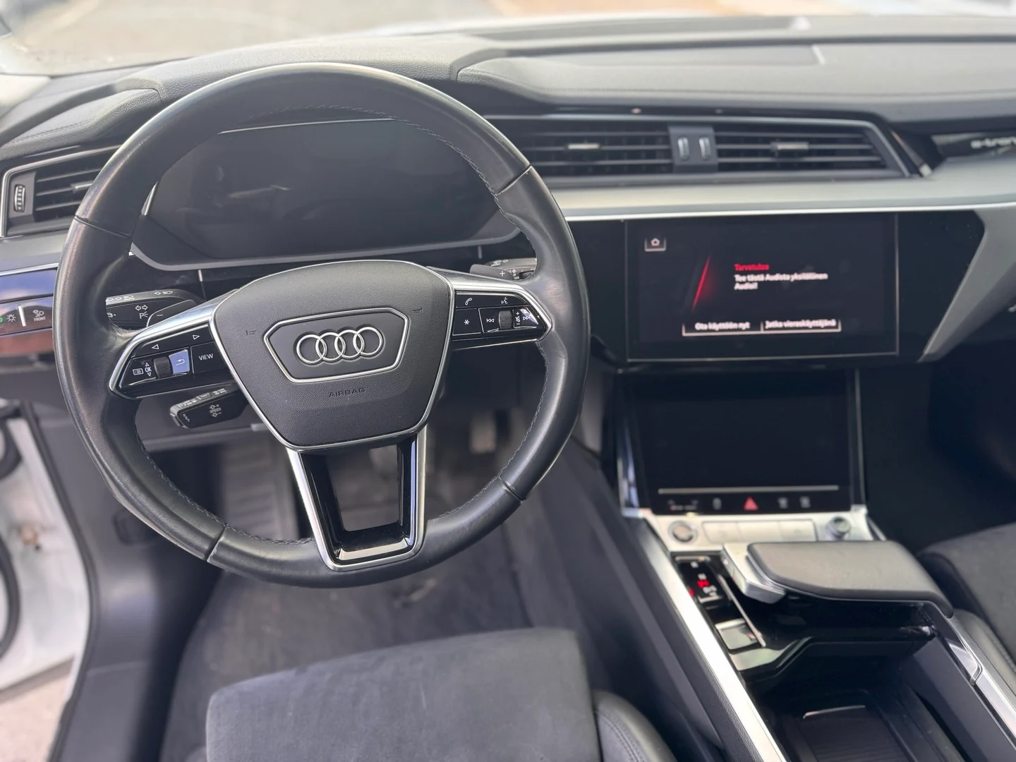 Car Image - 1JfsIEGSVWc74AAxnOY45c