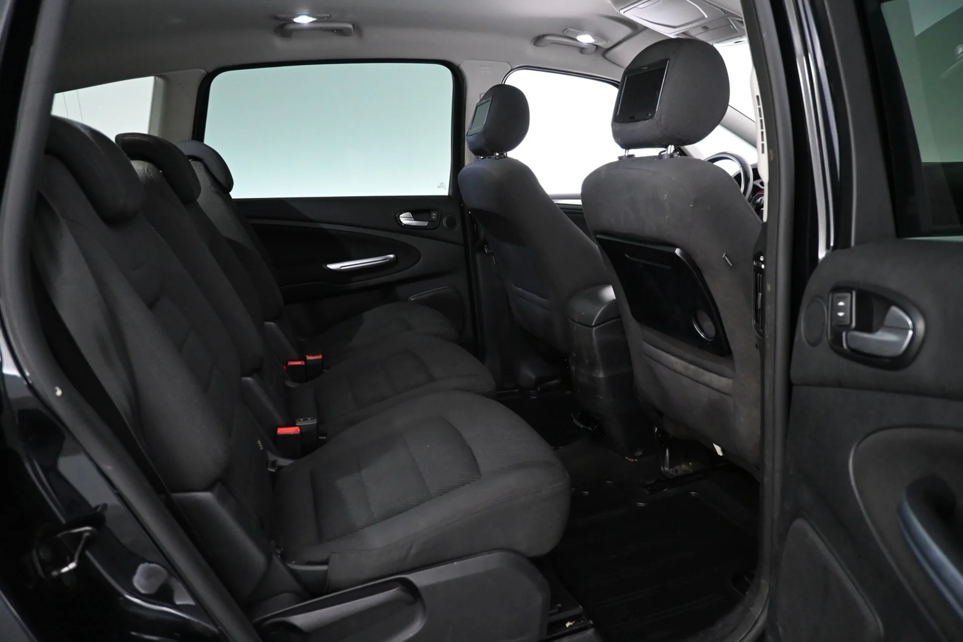 Car Image - 0j47KMCUyEObXx3jVf4Tu
