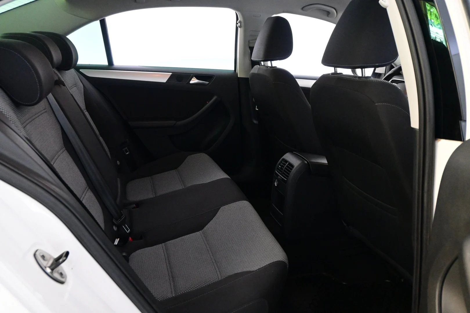 Car Image - 1h8ntuC8Kk024swyHiymay