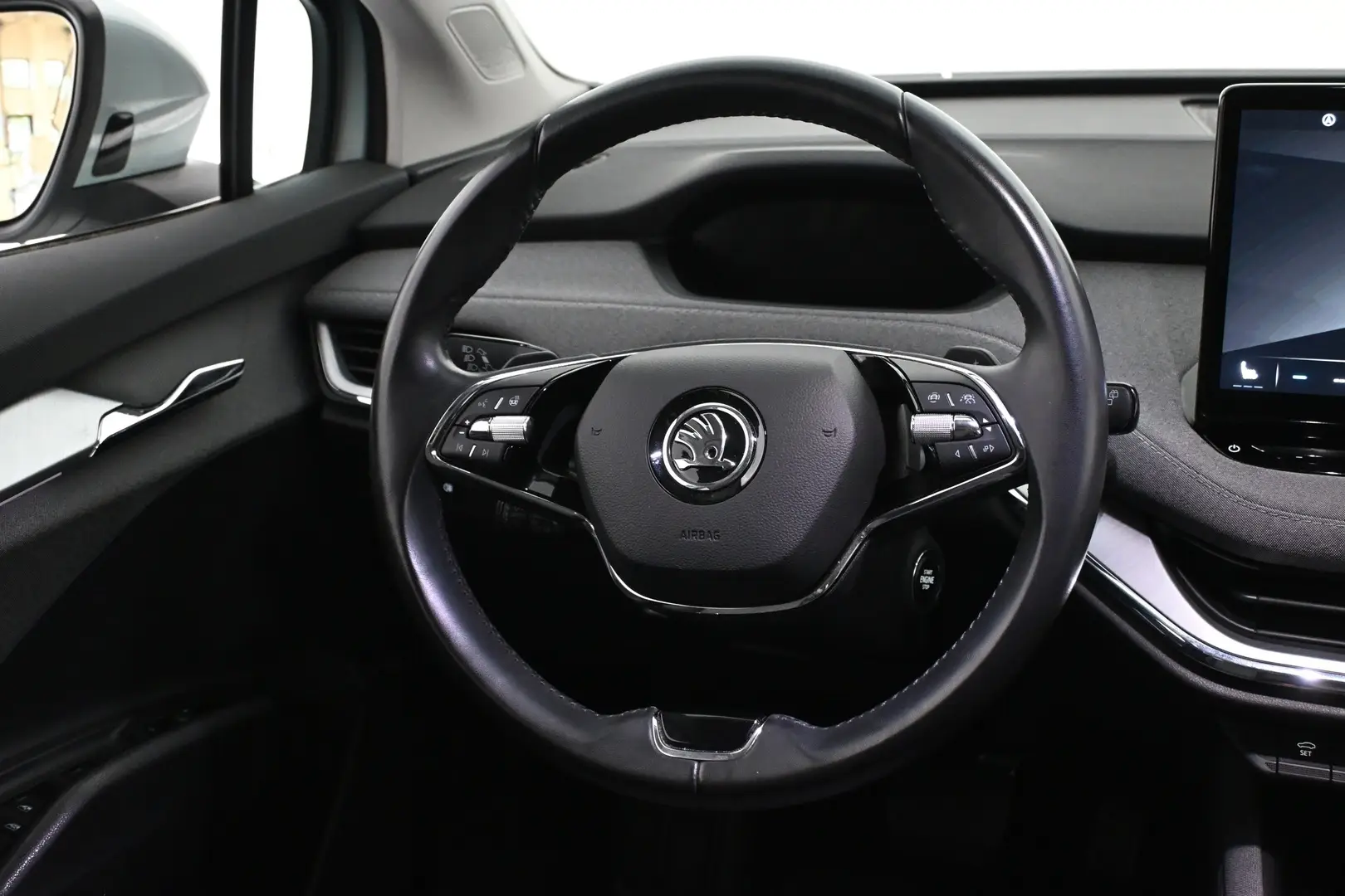 Car Image - TdXmtD8o5VZ0e3lbEPxZ3