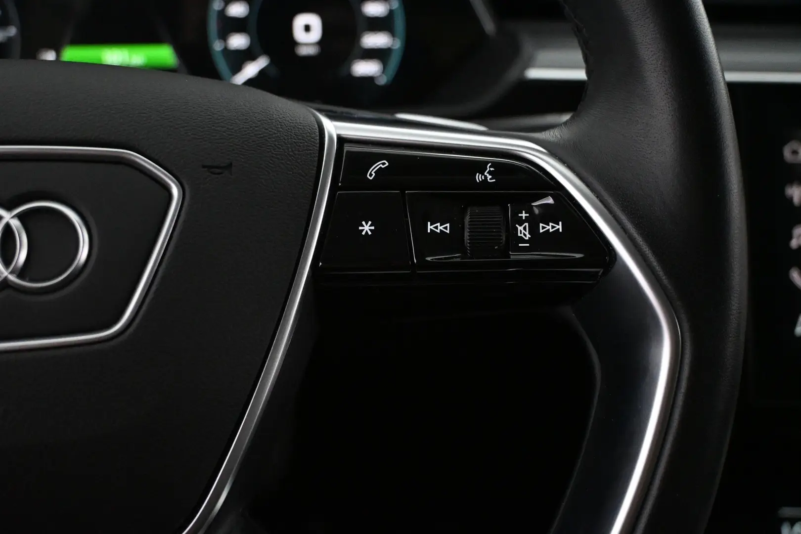Car Image - 1mAQh5BRQZ33EZxdlqKxU9