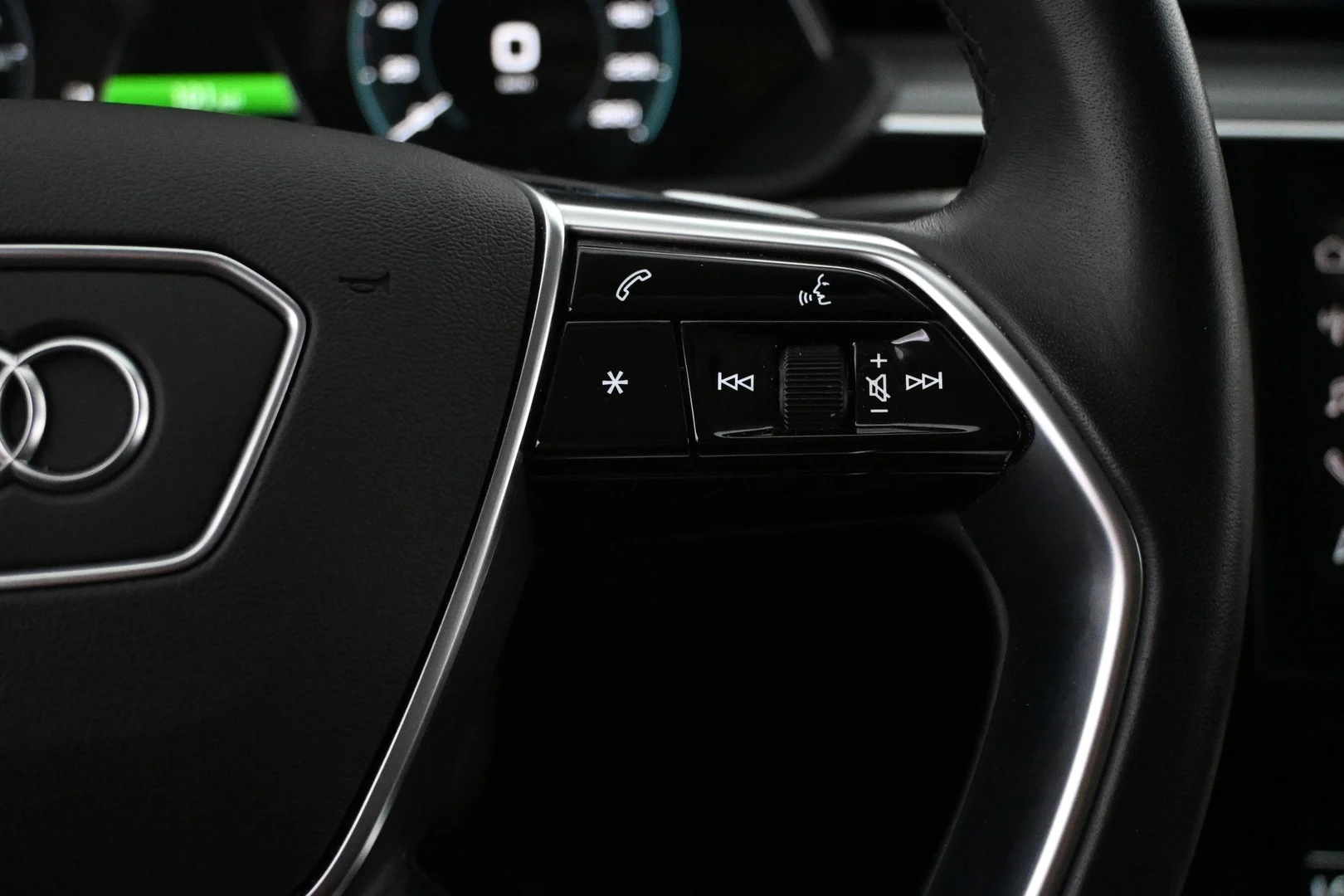 Car Image - 1mAQh5BRQZ33EZxdlqKxU9