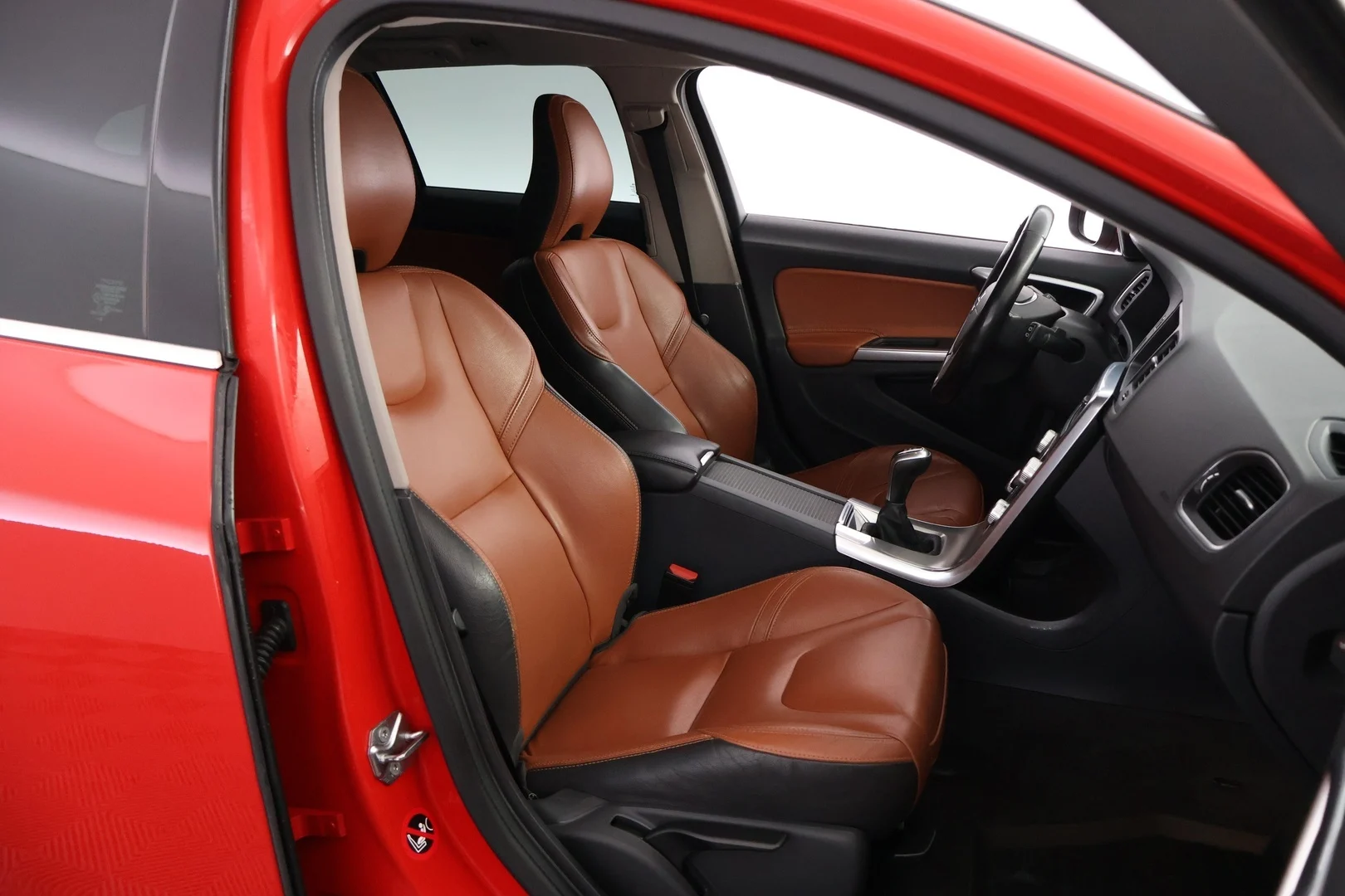 Car Image - 4B0ibEK6zUgpGE2vWxBa2G