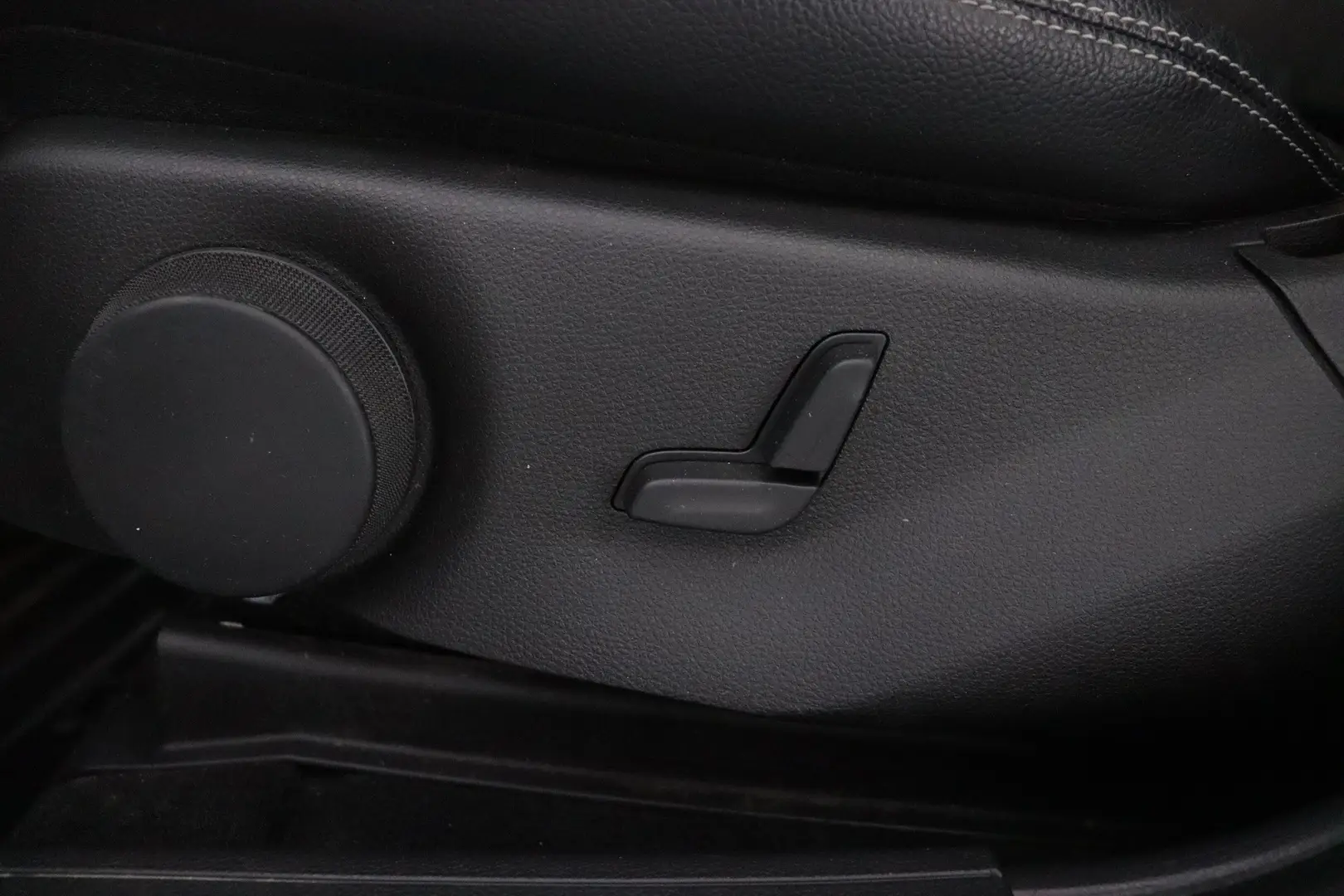 Car Image - 1Cgl6Ocj0Z2VivrJVK2GC8
