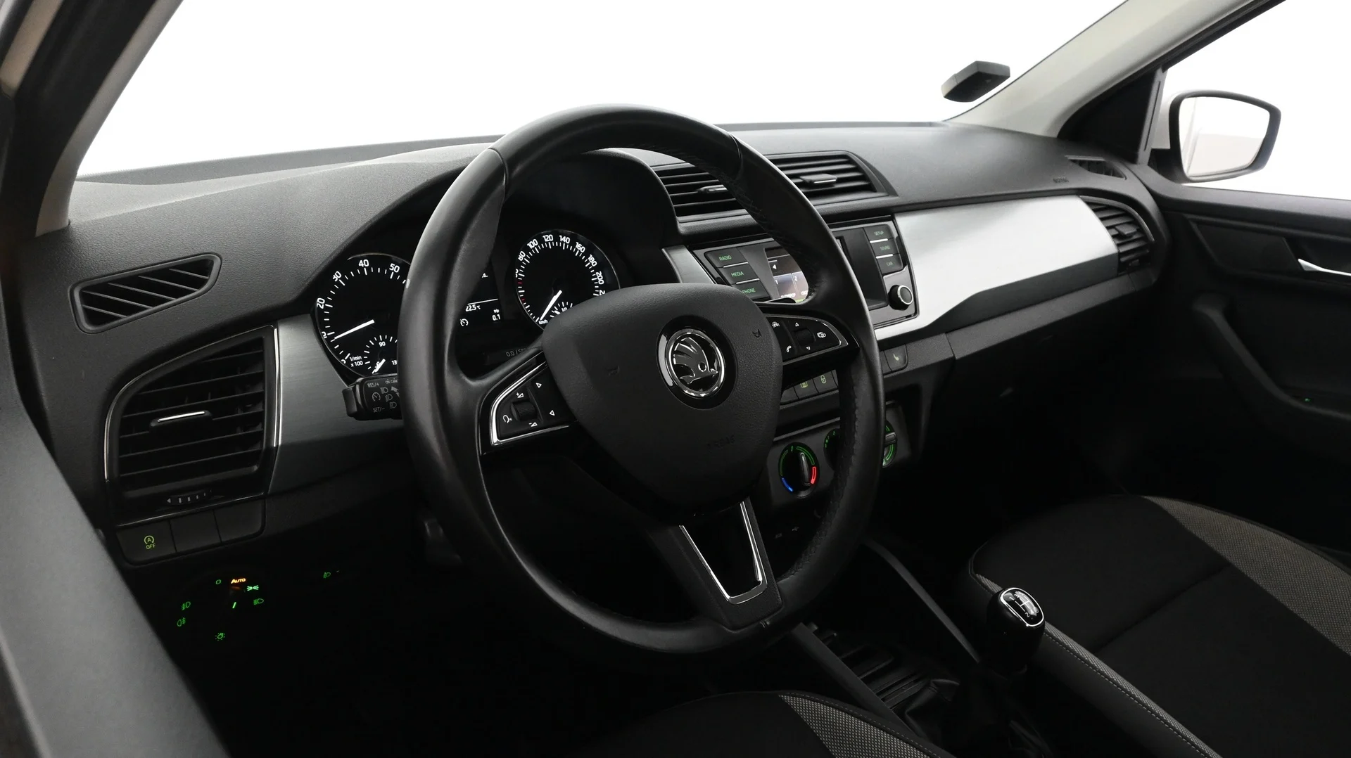 Car Image - 3t0vU4M1kBhniKABHfkFoh