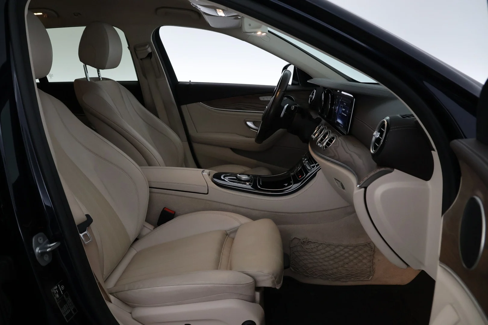 Car Image - 2EZLbPAR46SXHDPjumRqME