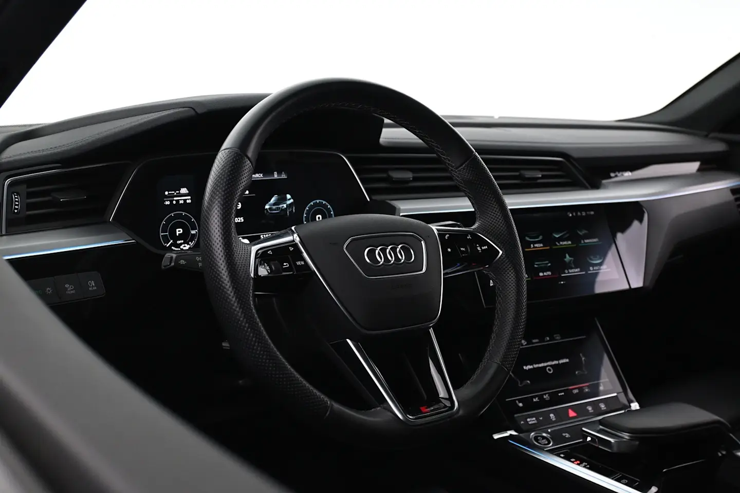 Car Image - 13qKRl2OPLxgjSBJBgMV9z