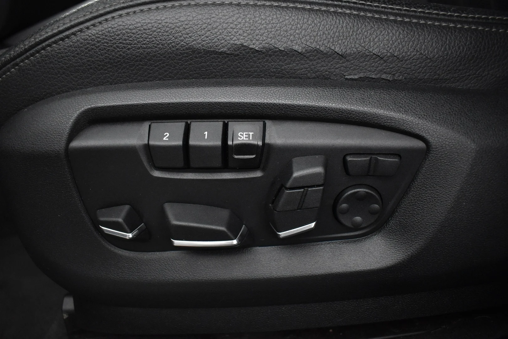 Car Image - 2YcflqiikiDH4uK8WCWXby