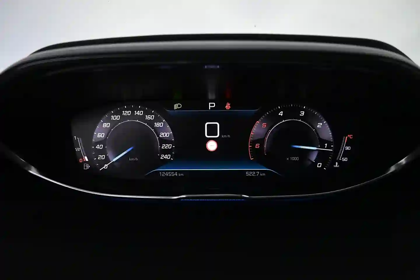 Car Image - 3R0En8F9nL2cBXsMDIMh8N