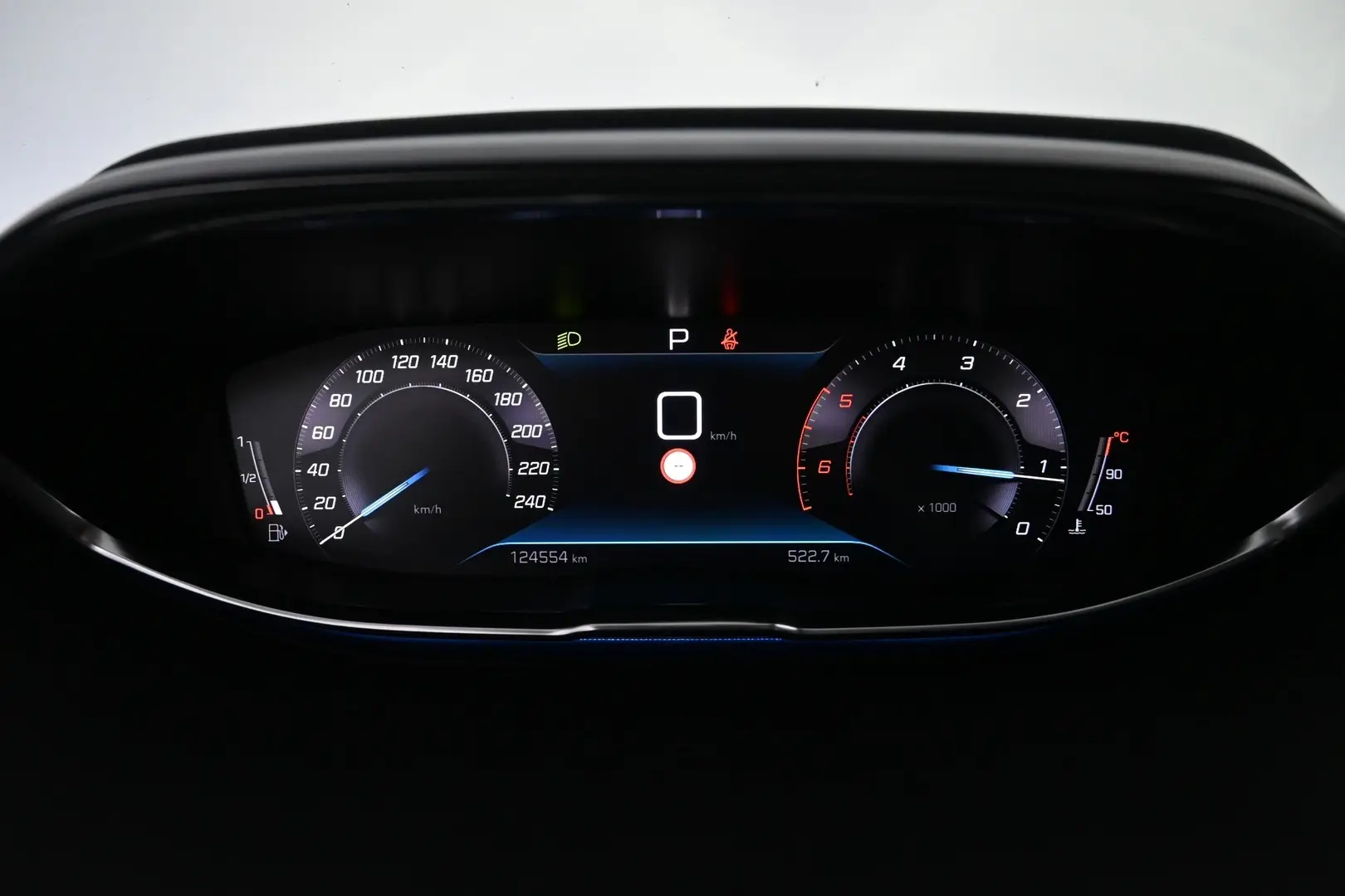 Car Image - 3R0En8F9nL2cBXsMDIMh8N