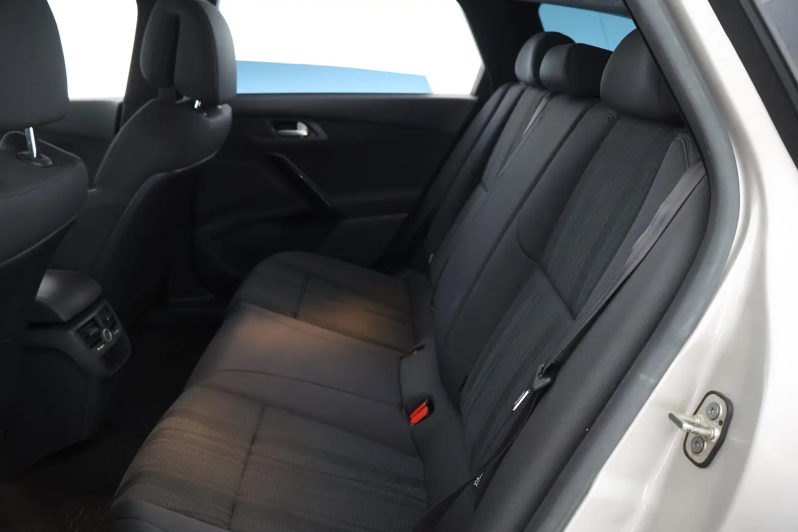 Car Image - 7cUaBEUeztWjehVCe4nRNX