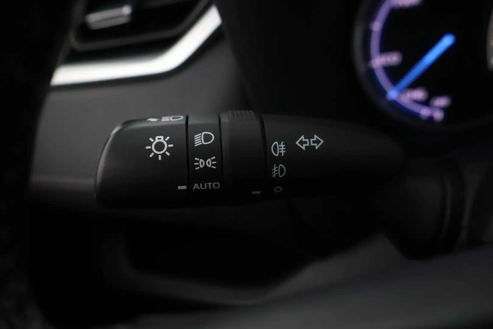 Car Image - 1yHpQxzFO3jfSiNSc350wj
