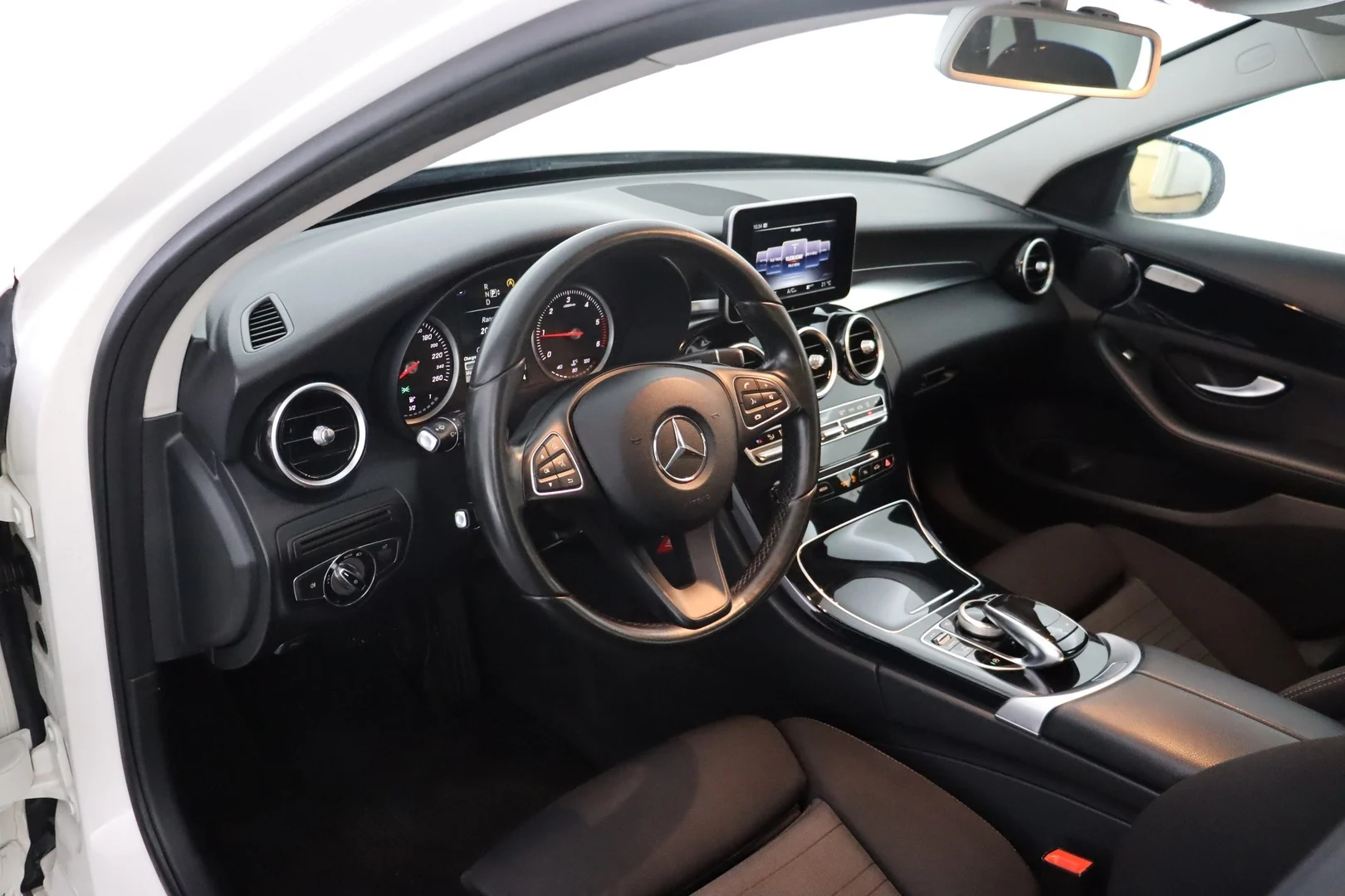 Car Image - 6ywPkWqV93sygV2Ulbh3r8