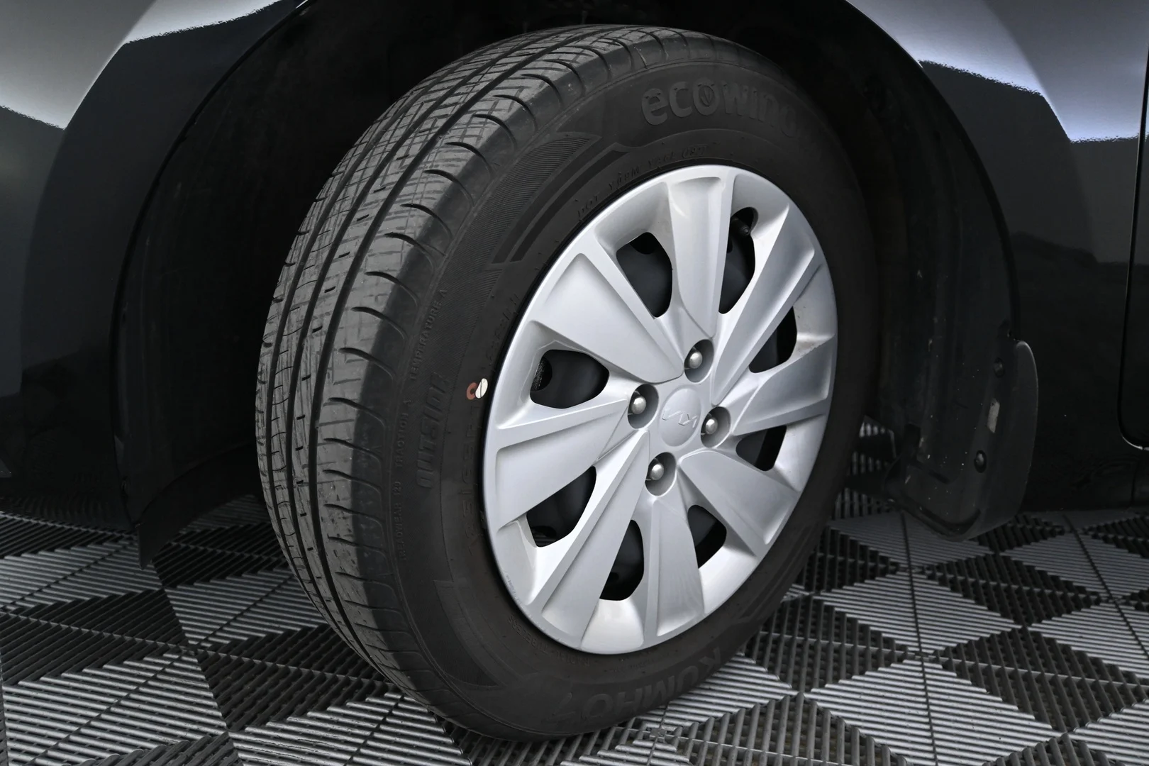 Car Image - 49x0Qn2FvZMzfIWeFQ2OZ4