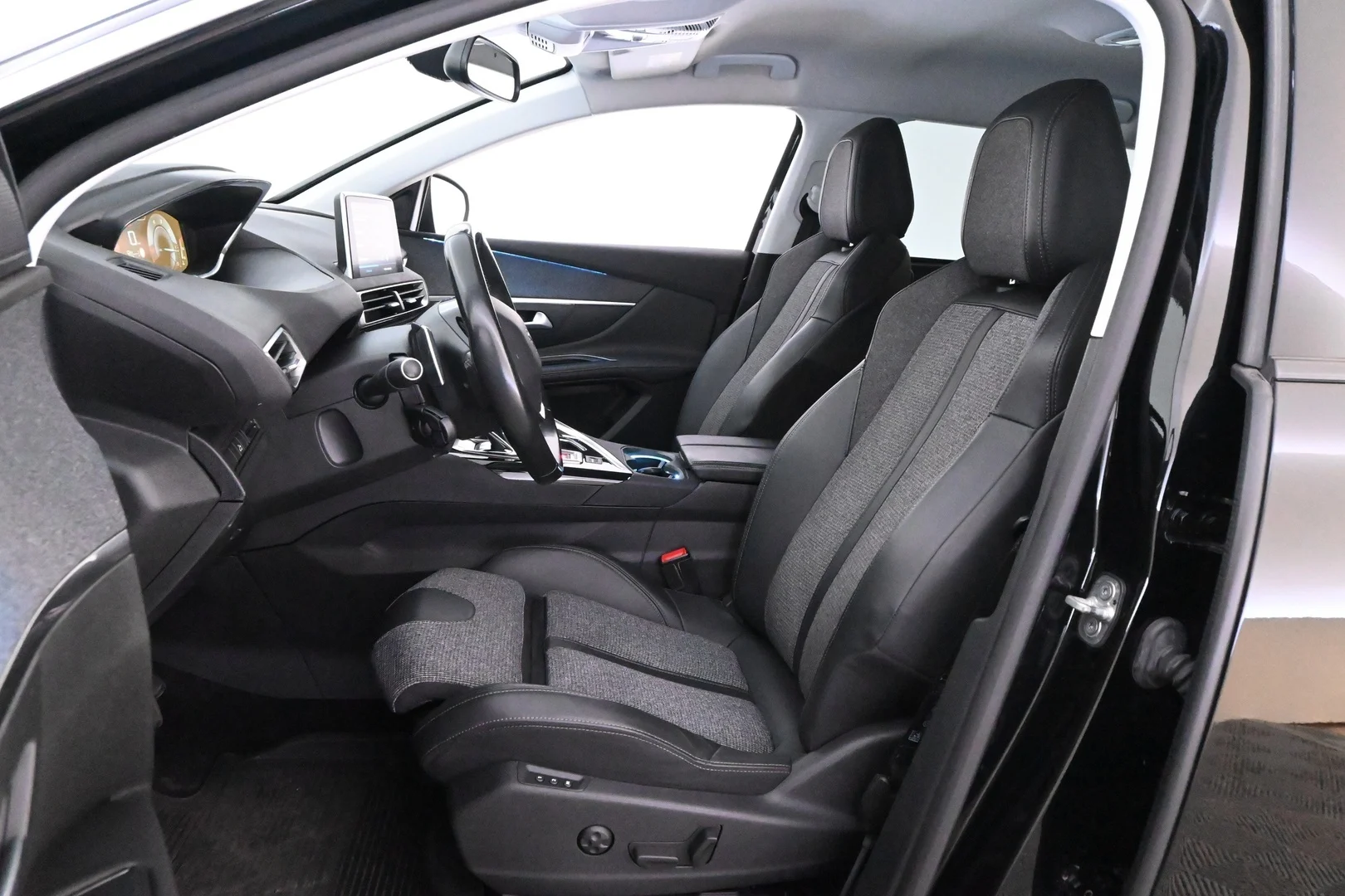 Car Image - 7oAM0jf9lQlM3rWXaFCNpN