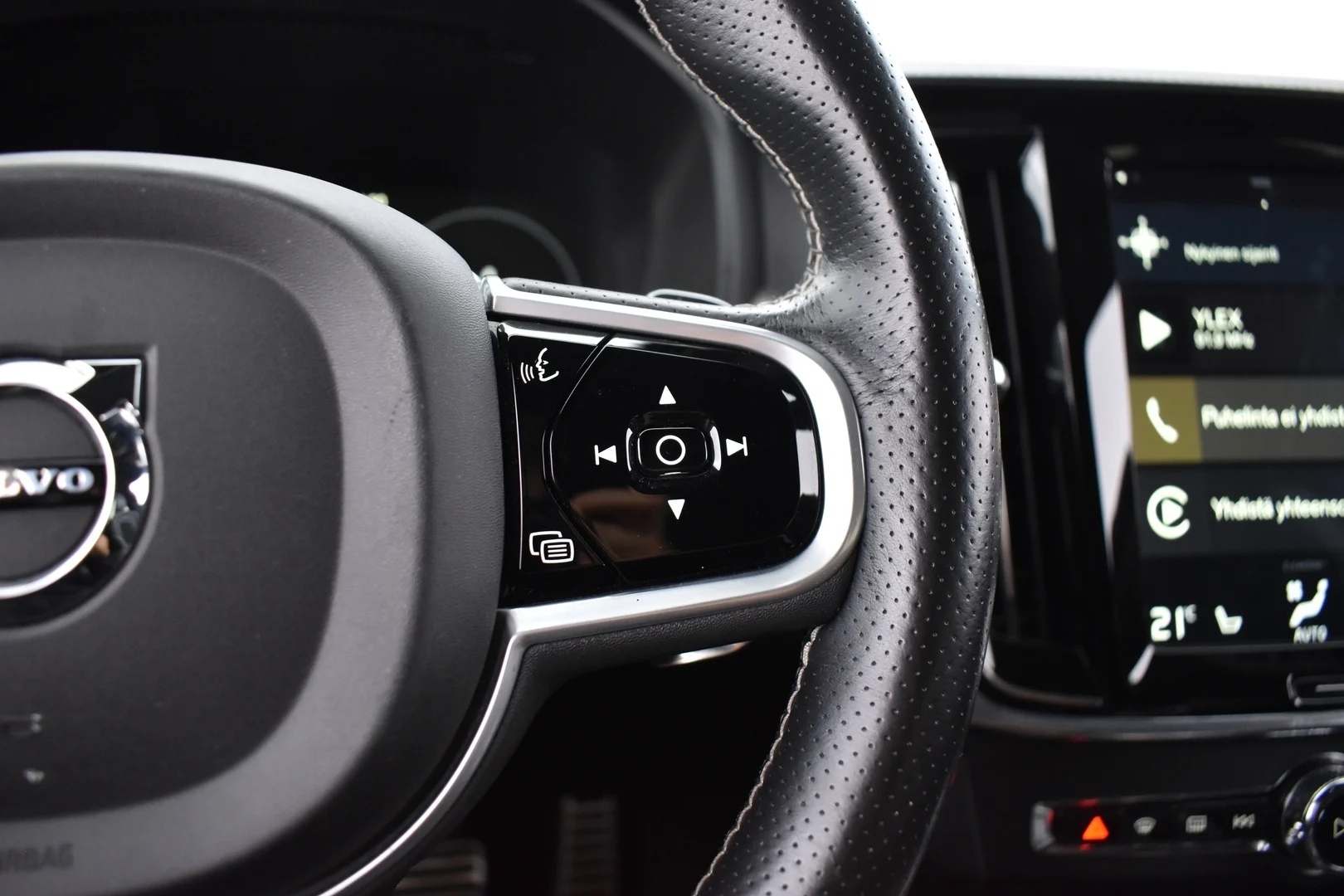 Car Image - 7yIu03zoNdS25YDColf2ev