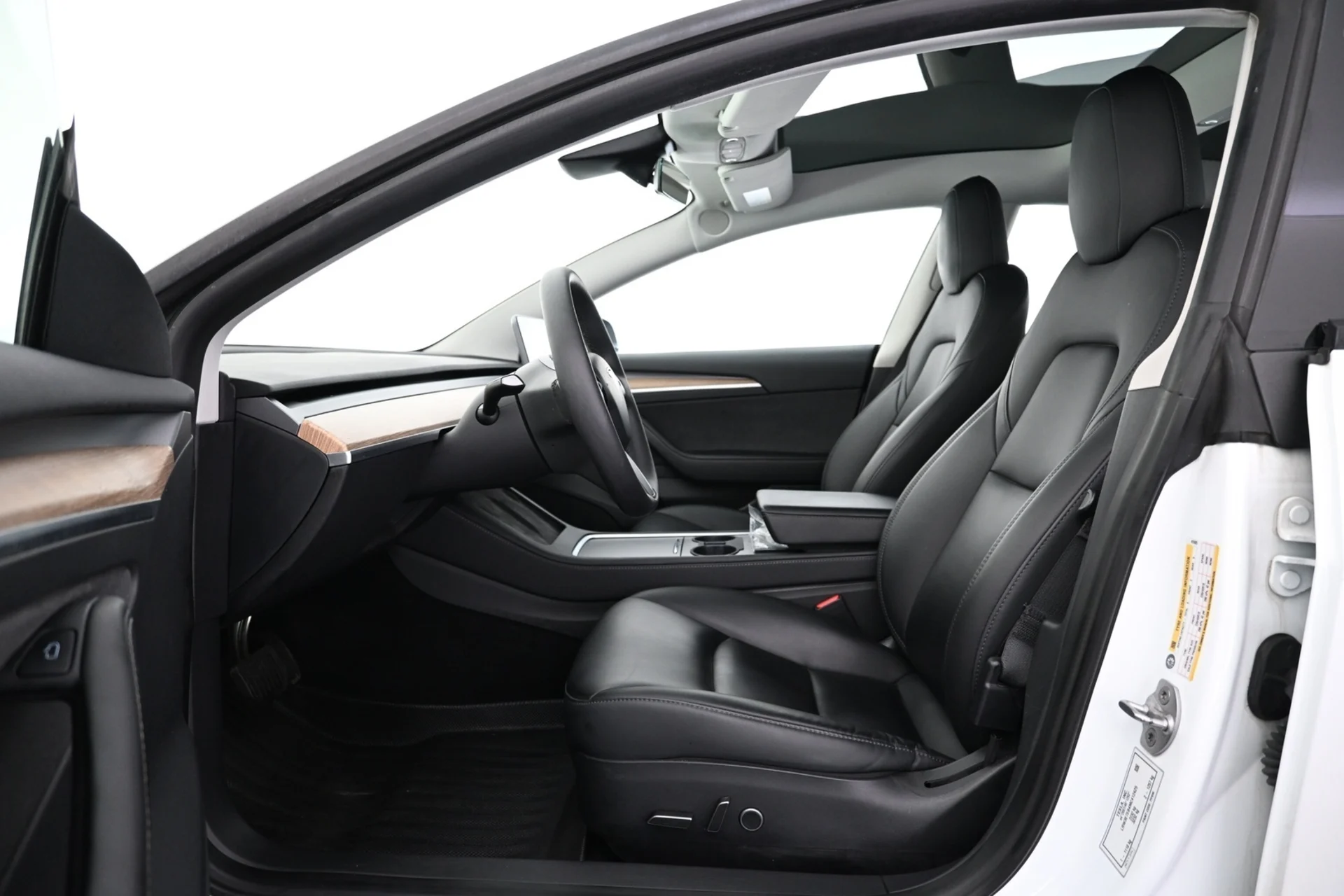 Car Image - 3FOrNanDMgQSqsIxIogaUk