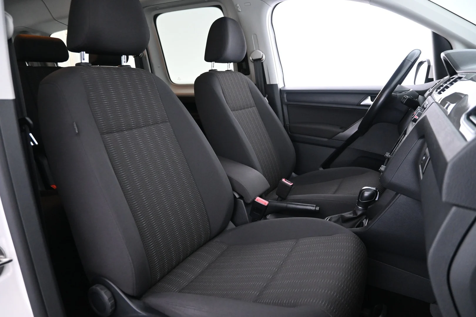 Car Image - 5P7IqyeVb5yBT8IccHFegG