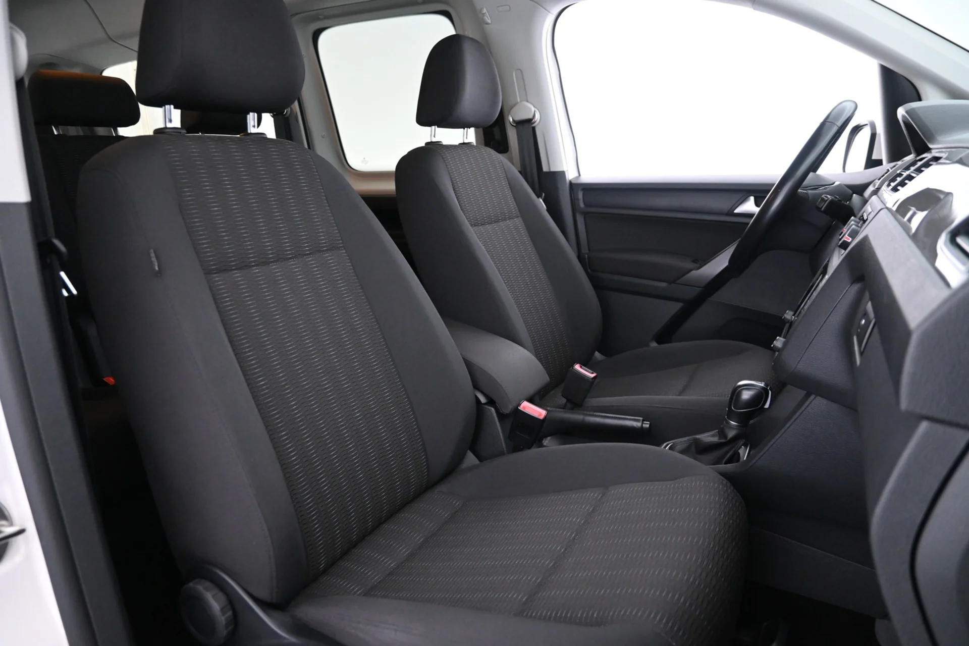 Car Image - 5P7IqyeVb5yBT8IccHFegG